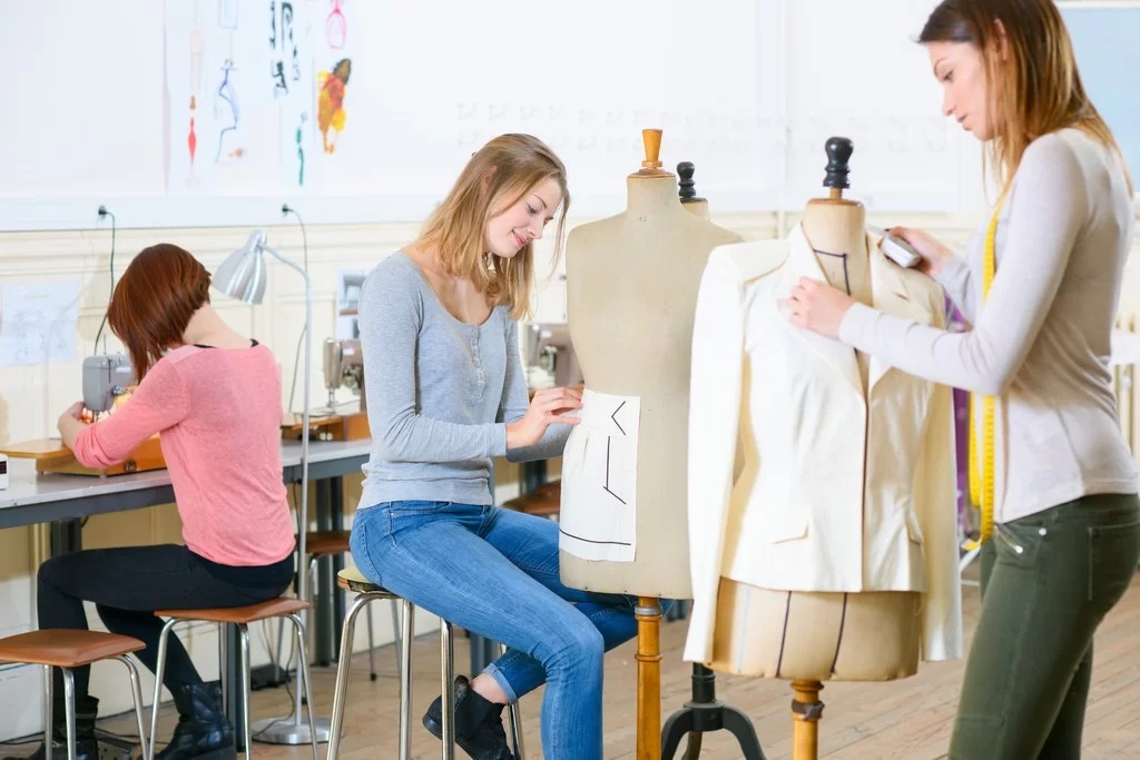 10 methods how to find a job in fashion Industry