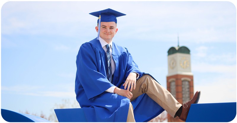 A Gentleman’s Information What to Put on on Your Commencement Day